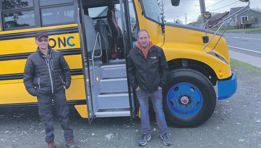 Sébastien Roy et un chauffeur . Crédit photo : CSSCS.
