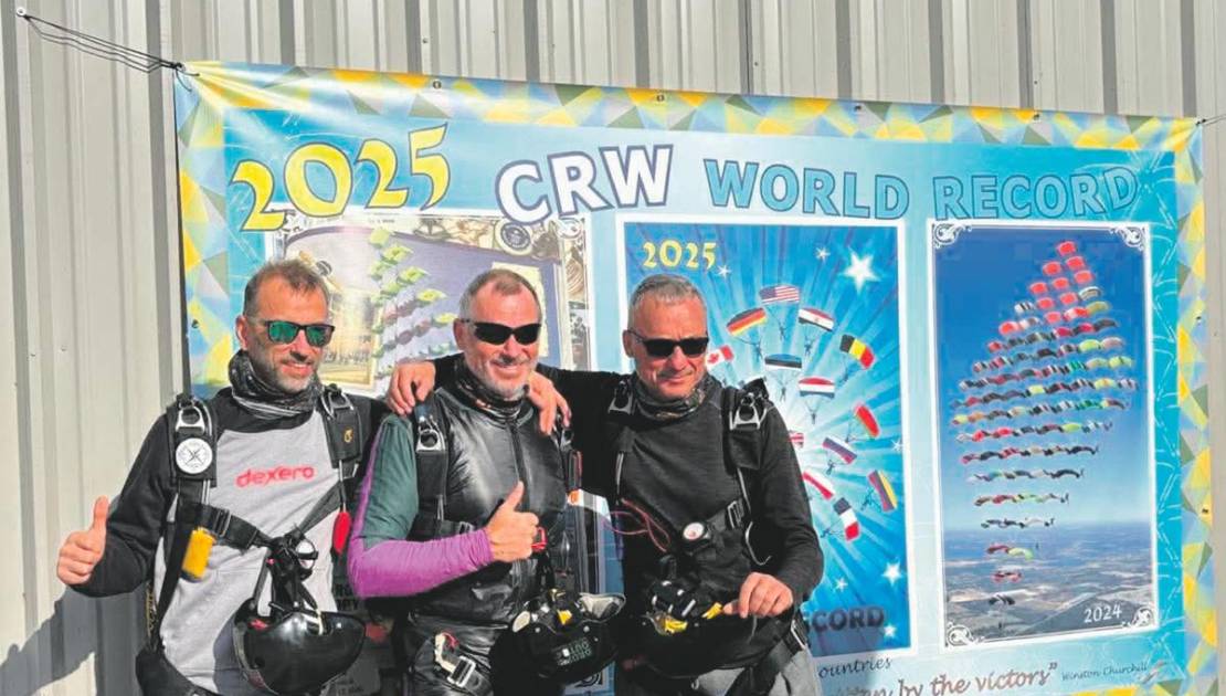 Les trois cousins, Simon et Vincent Coulombe, ainsi que Jean De Ladurantaye. Photo de courtoisie.
