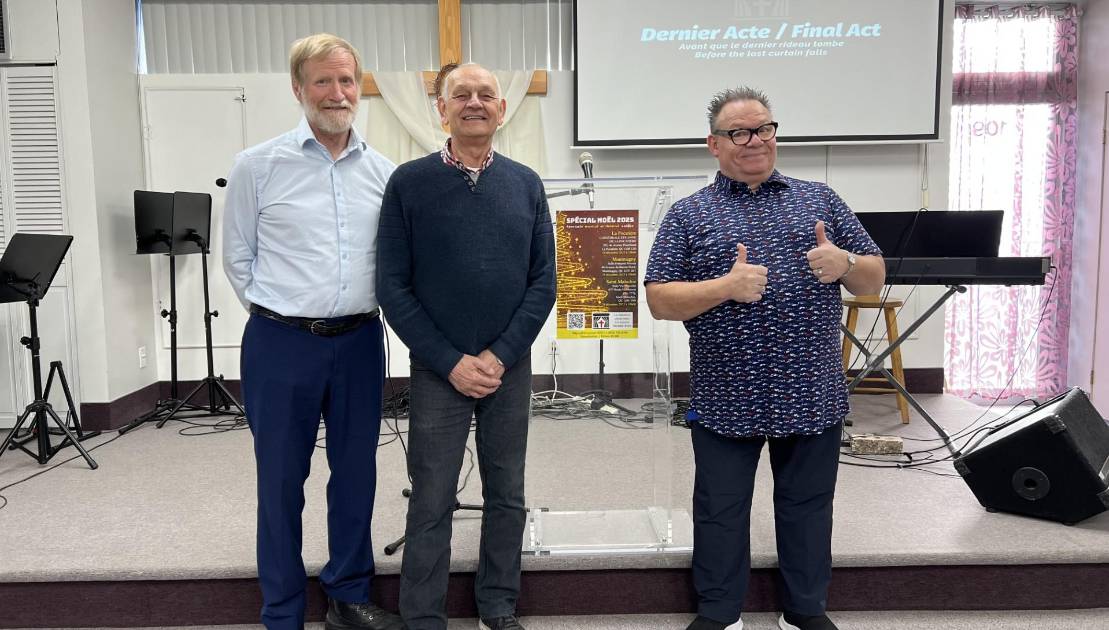 De gauche à droite, Yves Bellemare de l’Assemblée Vie Nouvelle Beauce-Bellechasse, François Labelle de l’Église Centre Vie Abondante et Chapelle La Poc, ainsi que Daniel Julien de Mission Dernier Acte. Crédit photo : Édouard Bérubé.