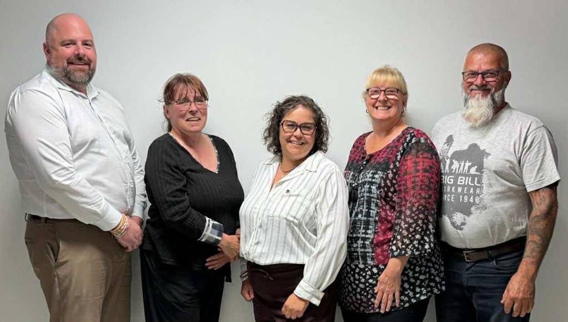 Les cinq candidats sortants de Cap-Saint-Ignace. Photo de courtoisie.