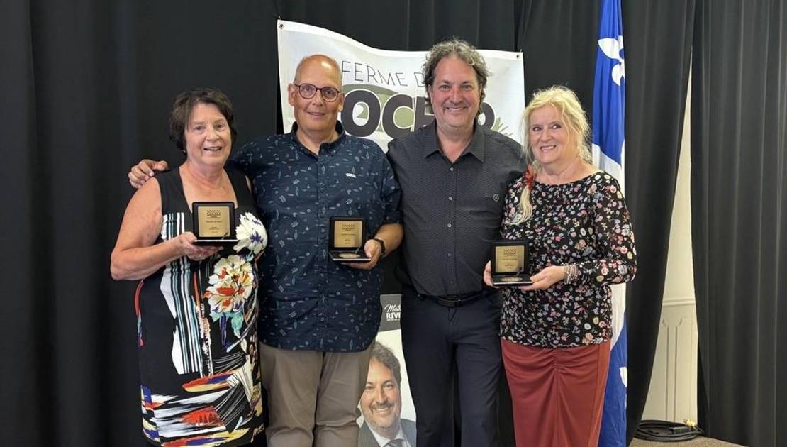 Remise des médailles à Cap-Saint-Ignace. (Photo de courtoisie)