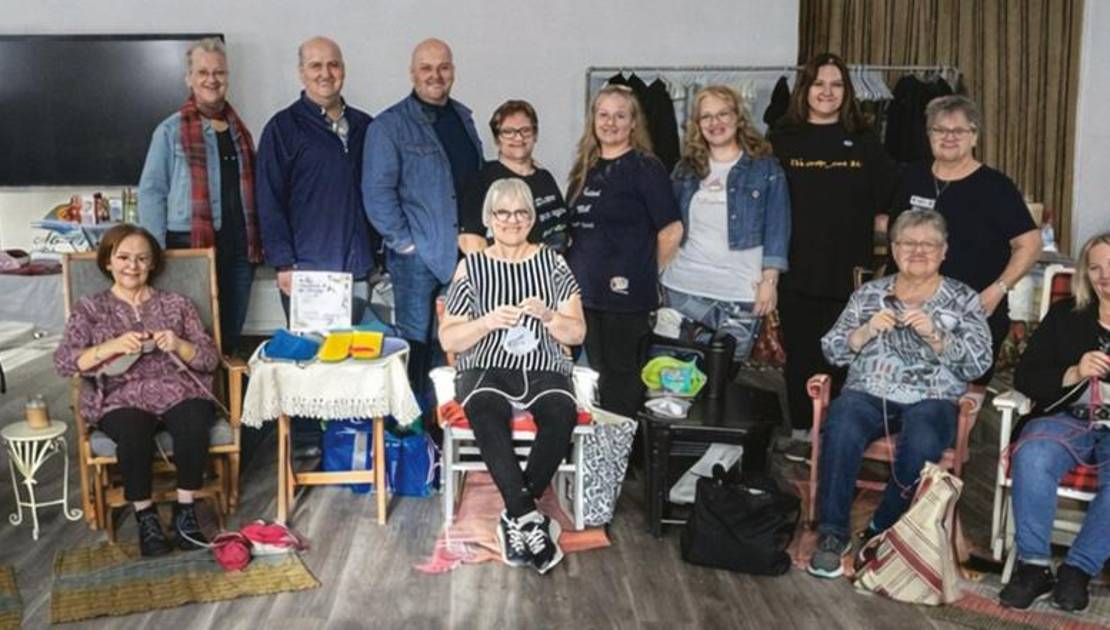 Plusieurs personnes étaient présentes au Tricotons Dons.