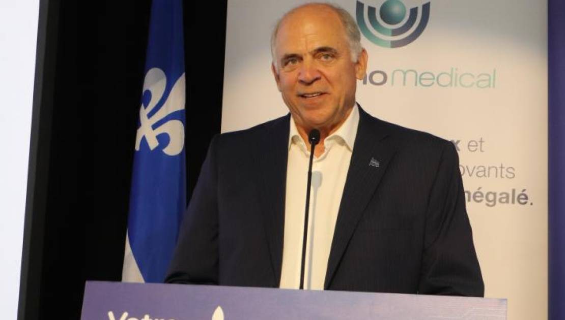 Le ministre Pierre Fitzgibbon lors de l’annonce chez Umano Médical.