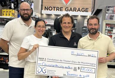 Le président d’honneur François Grandisson et le comité organisateur, Maxime Bernier, Cloé Lessard, Luc Gosselin et Marie-Christine Guimont (absente sur la photo). (Photo de courtoisie)