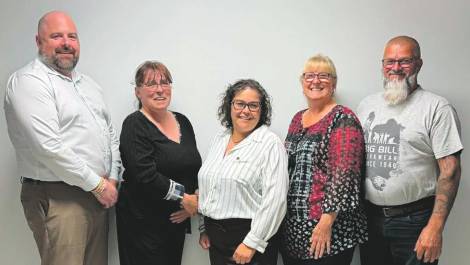 Les cinq candidats sortants de Cap-Saint-Ignace. Photo de courtoisie.