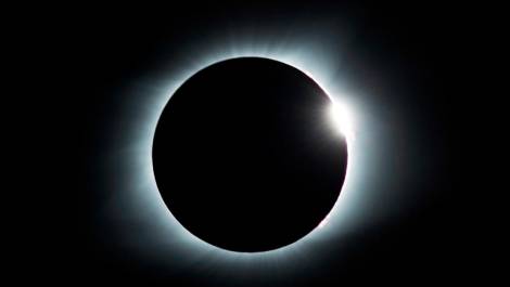 Une éclipse solaire historique