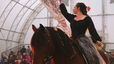 Luna Caballera fête ses 25 ans sous un paysage d’automne