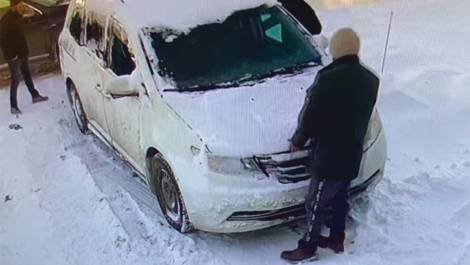 Images captées par la caméra de surveillance au domicile de M. Labonté.