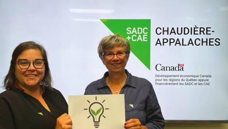 Christine Talbot, conseillère en communication et développement local CAE Montmagny-L’Islet, et Mireille Thibault, directrice générale. (Photo de courtoisie)