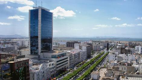 Tunis. En mortaise : Réjean Lemieux et Catherine Bergeron (photo de courtoisie.)