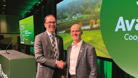 Le chef de la direction d’Avantis, Michel Delisle et le président, Frédéric Martineau. (Photo de courtoisie)