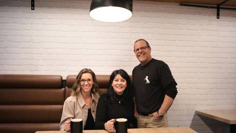 De gauche à droite : Amélie Proulx, Chantal St-Amant et Stéphane Proulx. Crédit photo : Cyrille Leif Roger.