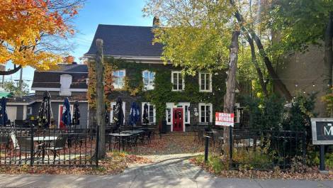 La Maison Rousseau est à vendre.