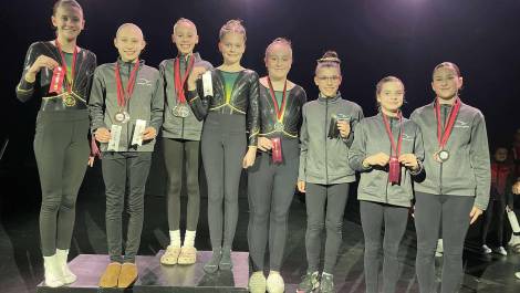 Quelques gymnastes lors de la compétition. (Photo de courtoisie)