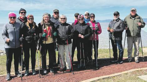 Le club de marche au Domaine de Gaspé. Photo de courtoisie.