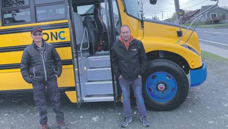 Sébastien Roy et un chauffeur . Crédit photo : CSSCS.