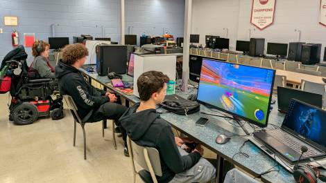 L’équipe est composée de Christopher Mainville, Logan Paradis, Pierre-David Dugas et Nathaniel Blouin-Losier.