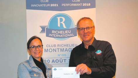 Des livres pour les élèves de Monseigneur-Sirois