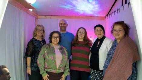 Tous ceux qui ont contribué à la salle sensorielle. Photo de courtoisie.