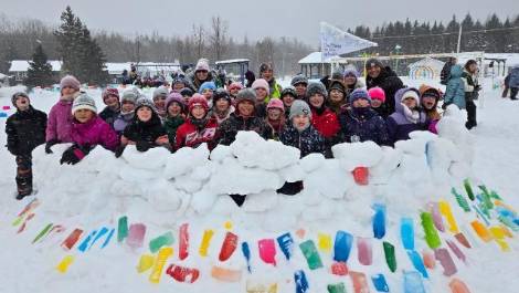 « Château coloré collaboratif » de l’école du Trait-d’Union à Saint-Prosper. (Photo de courtoisie)