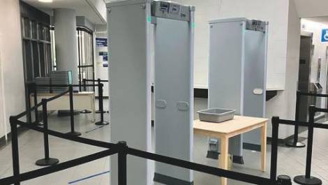 Des arches de sécurité. Crédit photo : Ministère de la Justice.