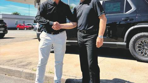 Francis Fréchette, président du Groupe automobile Fréchette Thibault, accompagné de Martin Gagné nommé vice-président de Honda Degiro. (Photo de courtoisie)