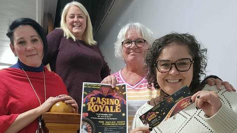 Ginette Saillant, Renée Hébert, Stéphanie Bush et Christine Talbot. Absente sur la photo : Marie-Claude Laberge. (Photo de courtoisie)
