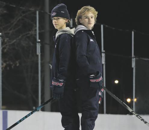 Scanner pour voir l’entrevue des deux hockeyeurs magnymontois, Félix Laurendeau et Alexis Fiset. Crédit photo : Jean-Fernand Miville-Bourgault.