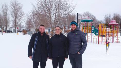 William Laberge, directeur du camping, Valérie Lapointe et Mathieu Labrecque, du restaurant. (Photo de courtoisie)