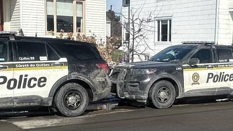 Les policiers lors des arrestations.