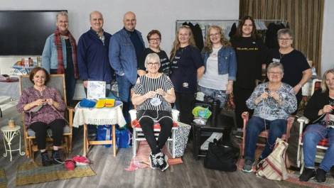 Plusieurs personnes étaient présentes au Tricotons Dons.