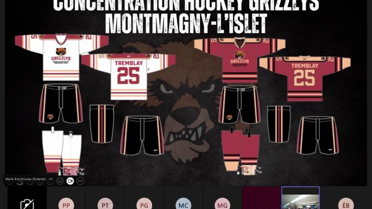 Le nouvel uniforme des Grizzlys hockey de l’école secondaire Louis-Jacques-Casault. Crédit photo : capture d’écran lors de la soirée de présentation de la concentration hockey.