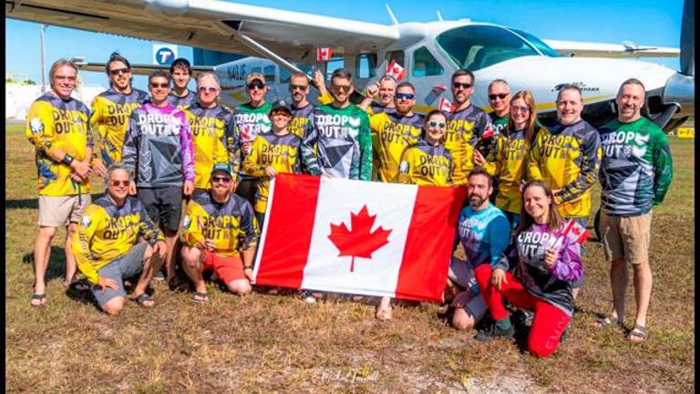 $!L’équipe canadienne qui a participé au record. Photo de courtoisie.