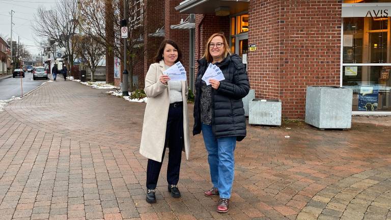 Anie Beaudet, SDÉ de Montmagny, et Nicole Robert, CCIM. (Photo de courtoisie)