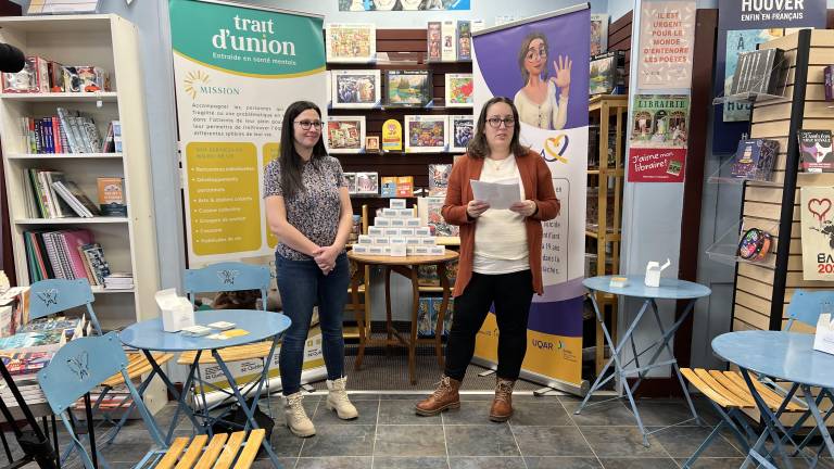 $!De gauche à droite : l’intervenante en santé mentale au Trait d’Union, Vanessa Grégoire-Lessard, et la directrice générale du Trait d’Union, Mélissa Boilard.