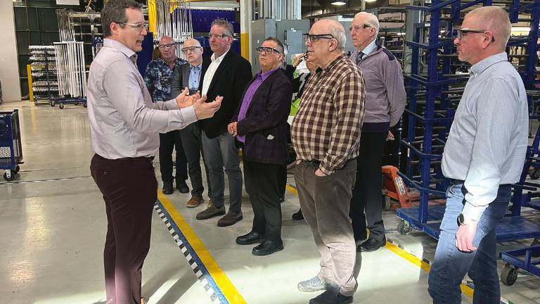 Lors de la visite chez Umano Médical. (Crédit photo: Éric Maltais)