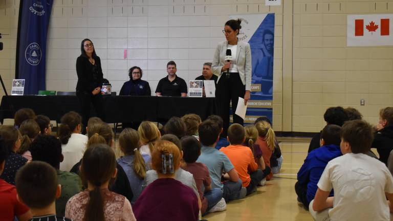 $!Les élèves en apprennent davantage sur leur séjour en juin. (Photo: Katy Desjardins)