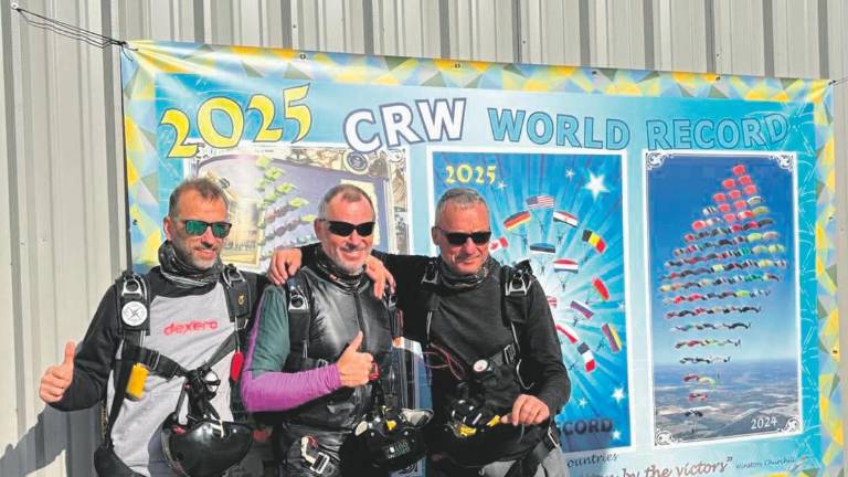 Les trois cousins, Simon et Vincent Coulombe, ainsi que Jean De Ladurantaye. Photo de courtoisie.