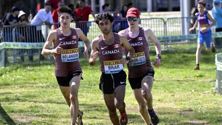 $!Elliot faisait partie des six Canadiens à représenter le pays lors du Championnat mondial de Cross-Country en Serbie. (Photo de courtoisie)